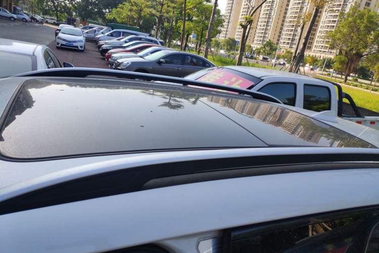 Used Zotye T700 2017 1.8T Dual-Clutch Prestige Model Roof