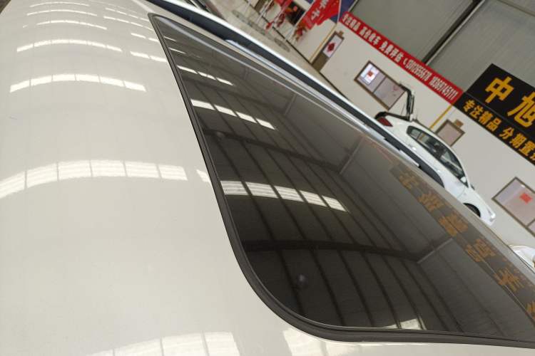 Used Zotye T700 2017 1.8T Dual-Clutch Prestige Model Roof