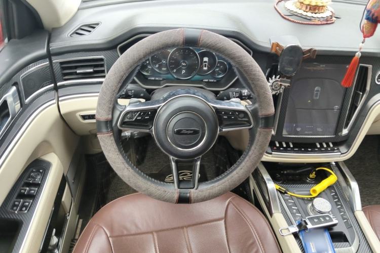 Used Zotye T700 2017 1.8T Dual-Clutch Prestige Model Steering Wheel