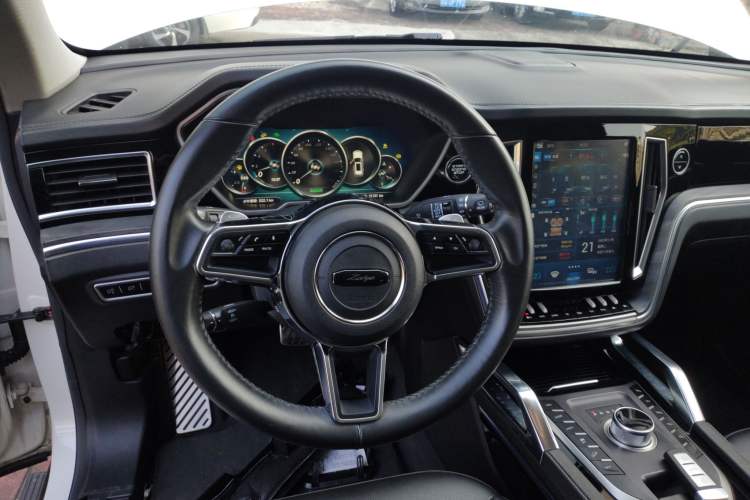 Used Zotye T700 2017 1.8T Dual-Clutch Prestige Model Steering Wheel