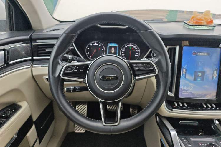 Used Zotye T700 2017 1.8T Dual-Clutch Luxury Model Steering Wheel