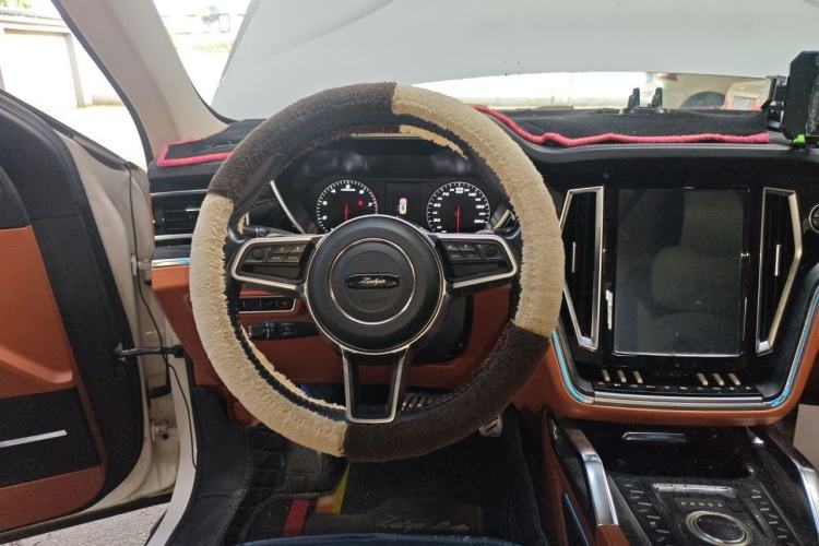 Used Zotye T700 2017 1.8T Dual-Clutch Luxury Model Steering Wheel
