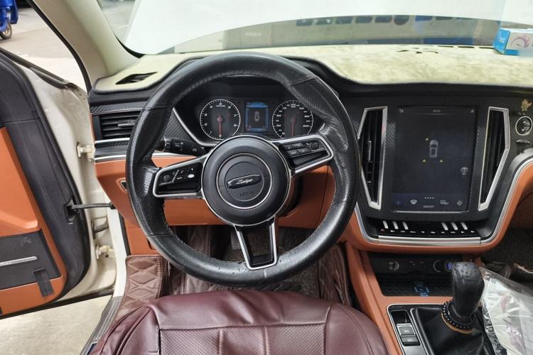 Used Zotye T700 2017 1.8T Manual Luxury Model Steering Wheel