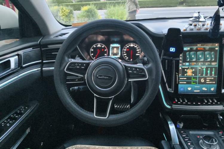 Used Zotye T700 2017 1.8T Dual-Clutch Luxury Model Steering Wheel