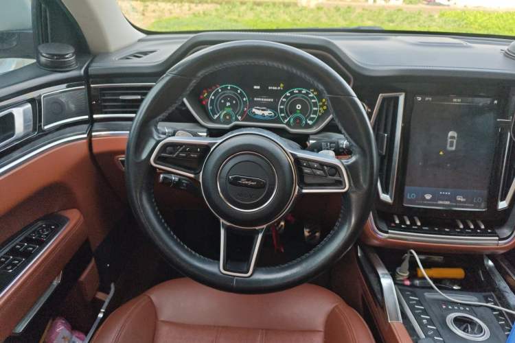 Used Zotye T700 2017 1.8T Dual-Clutch Luxury Model Steering Wheel