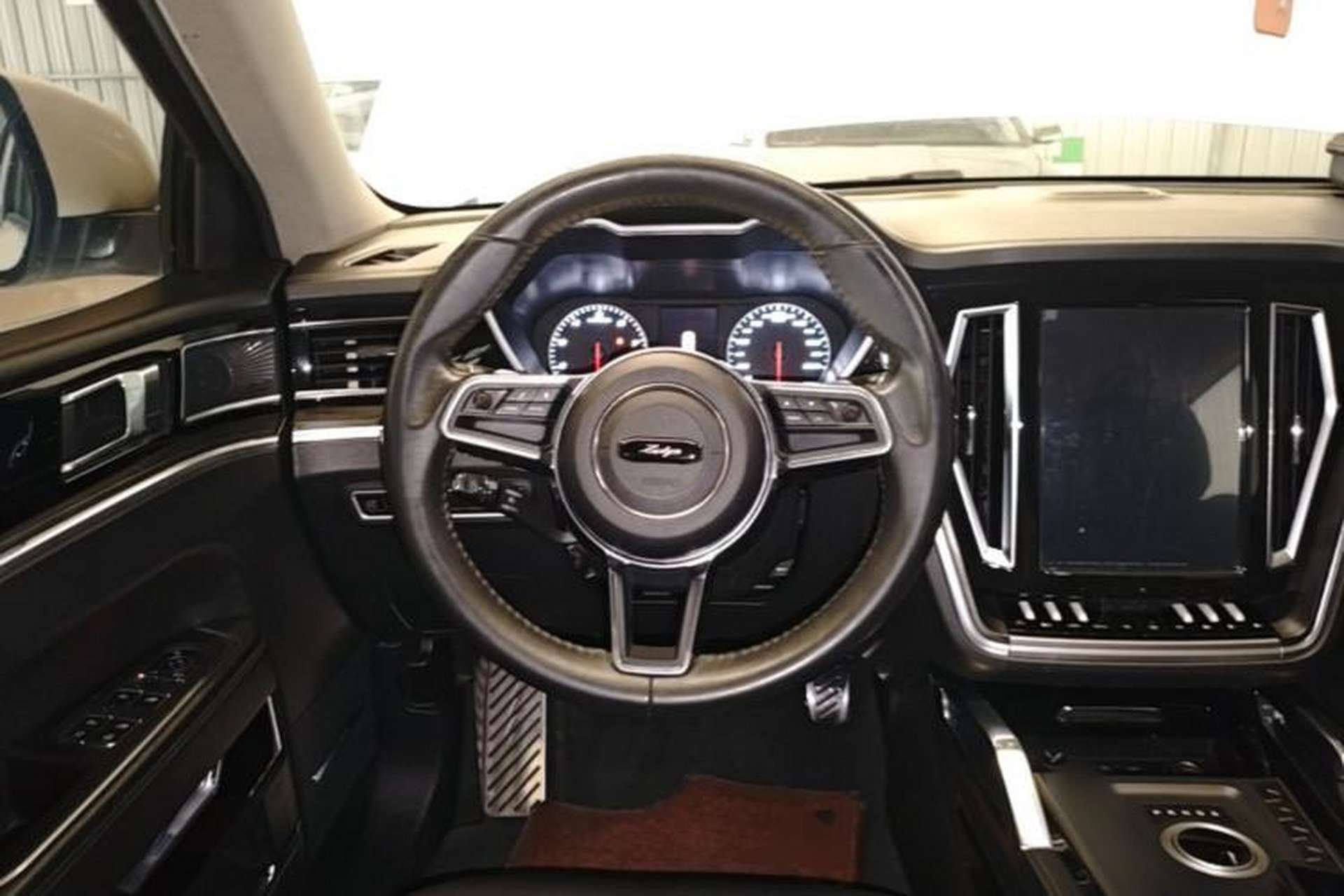 Used Zotye T700 2017 1.8T Dual-Clutch Luxury Model Steering Wheel
