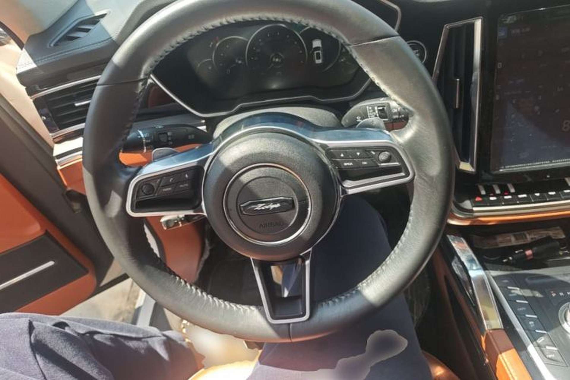 Used Zotye T700 2017 1.8T Dual-Clutch Prestige Model Steering Wheel