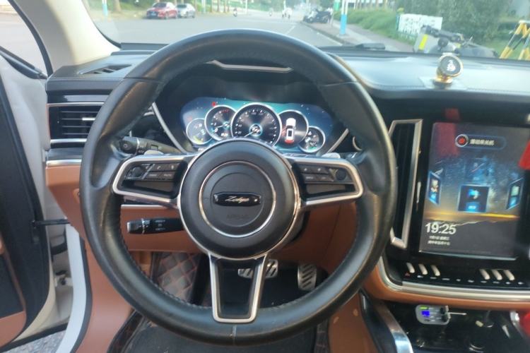 Used Zotye T700 2017 1.8T Dual-Clutch Prestige Model Steering Wheel