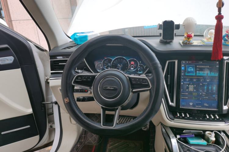 Used Zotye T700 2017 1.8T Dual-Clutch Luxury Model Steering Wheel