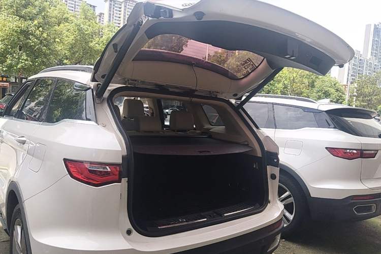 Used Zotye T700 2017 1.8T Dual-Clutch Prestige Model Trunk