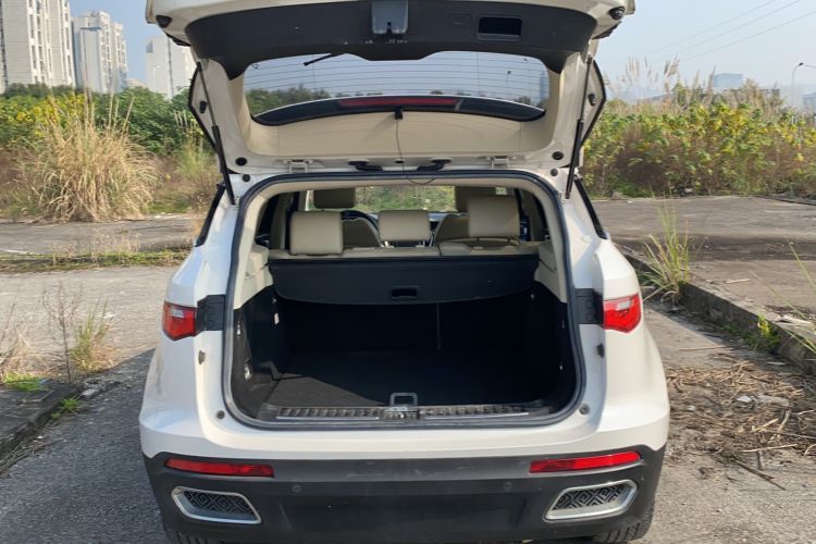 Used Zotye T700 2017 1.8T Dual-Clutch Luxury Model Trunk