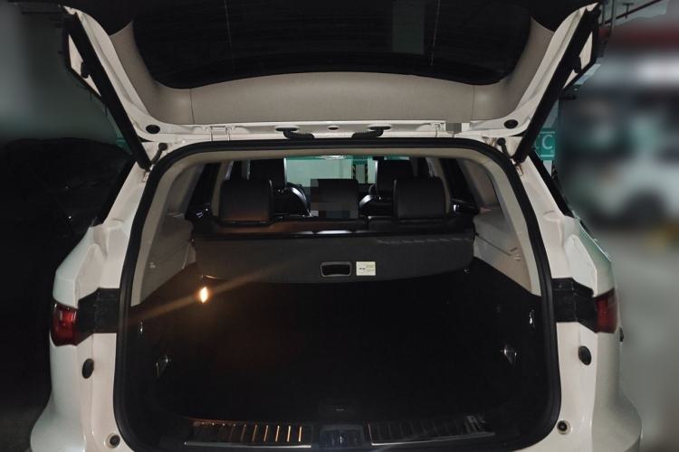 Used Zotye T700 2017 1.8T Dual-Clutch Prestige Model Trunk