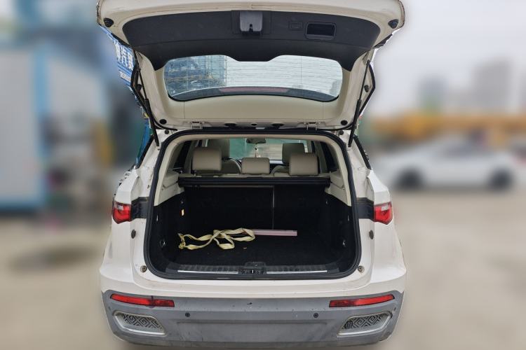 Used Zotye T700 2017 1.8T Dual-Clutch Luxury Model Trunk