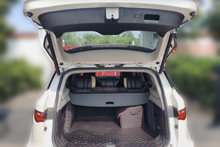 Used Zotye T700 2017 1.8T Dual-Clutch Prestige Model Trunk