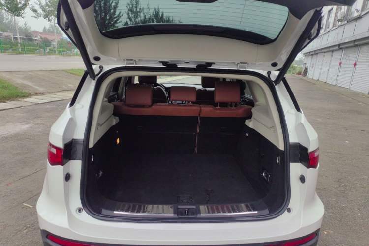 Used Zotye T700 2017 1.8T Dual-Clutch Flagship Model Trunk