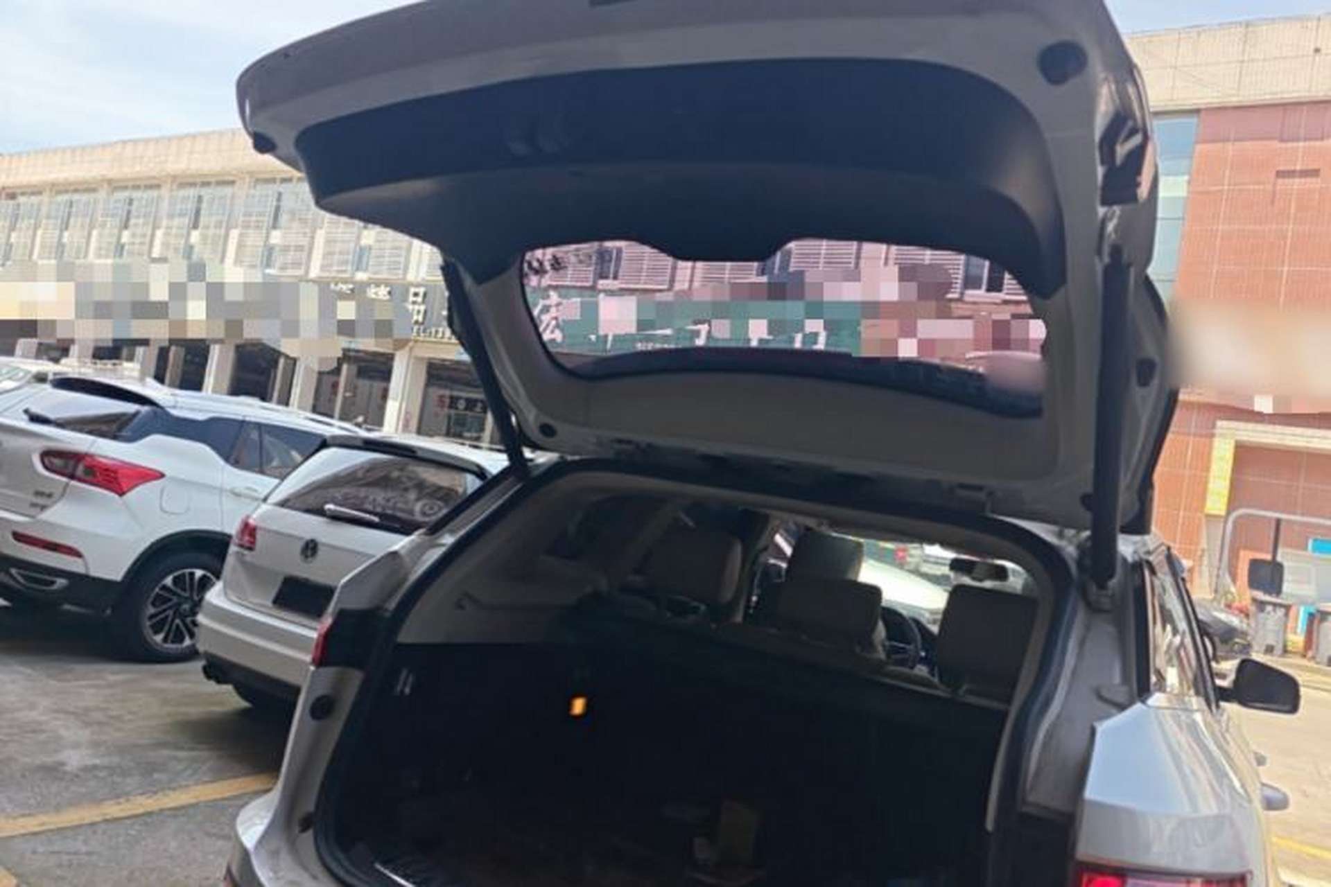 Used Zotye T700 2017 1.8T Dual-Clutch Prestige Model Trunk