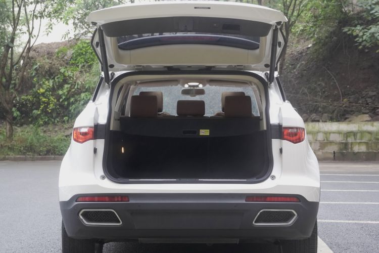 Used Zotye T700 2017 2.0T Automatic Prestige Edition Trunk