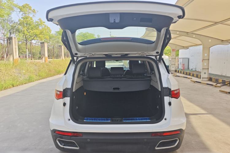 Used Zotye T700 2017 1.8T Dual-Clutch Prestige Model Trunk