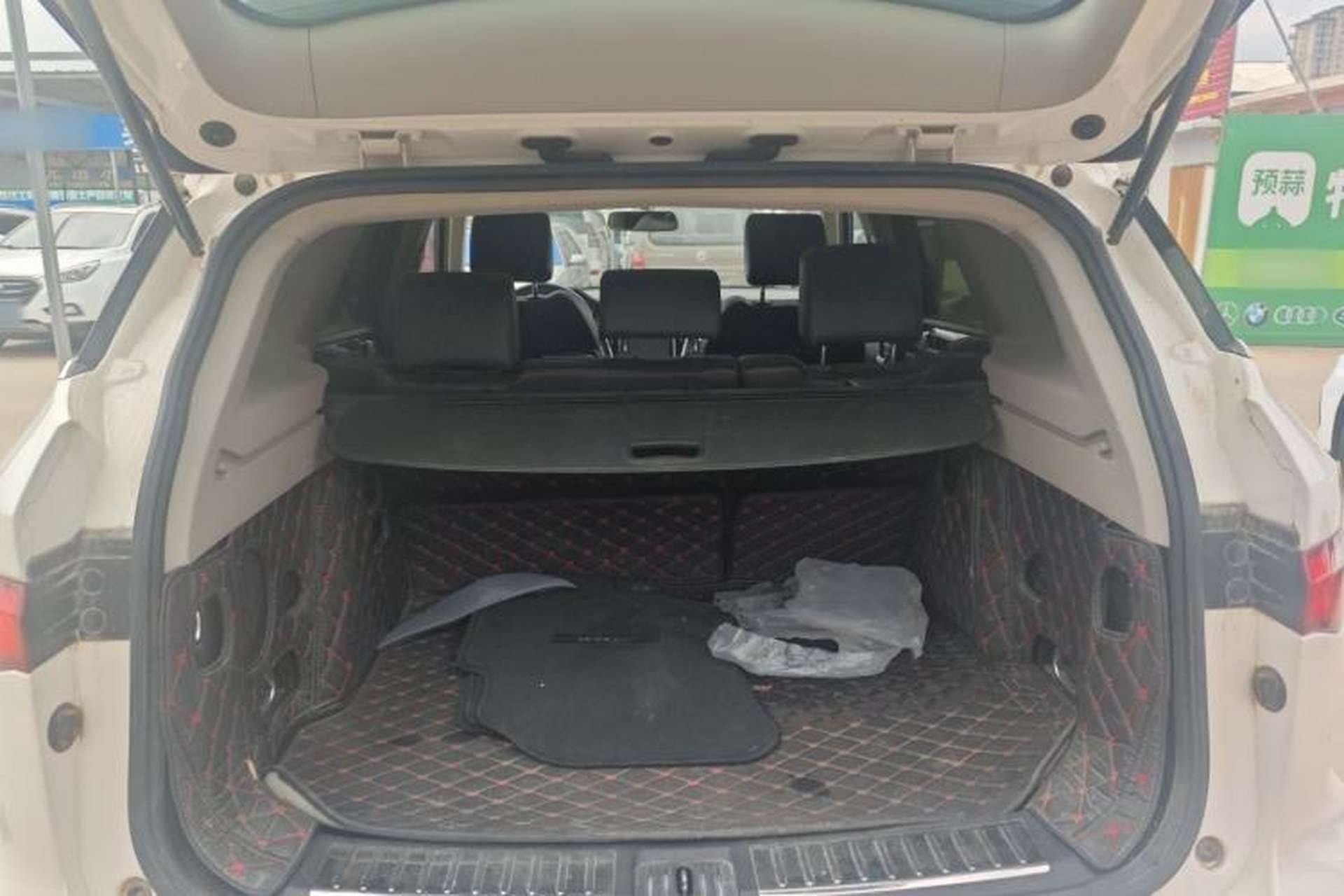 Used Zotye T700 2017 1.8T Dual-Clutch Luxury Model Trunk