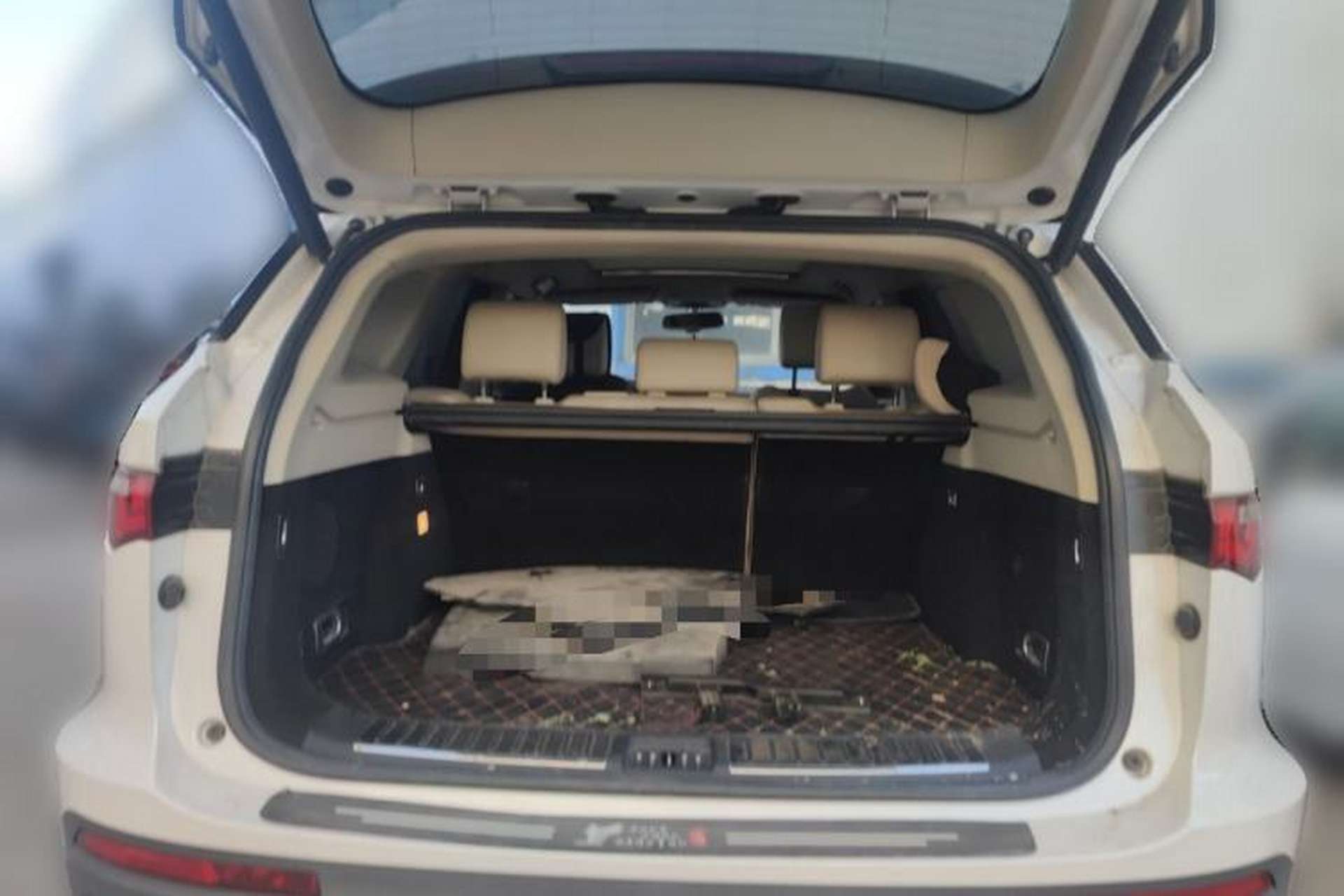 Used Zotye T700 2017 1.8T Dual-Clutch Prestige Model Trunk