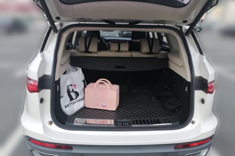 Used Zotye T700 2017 1.8T Dual-Clutch Prestige Model Trunk