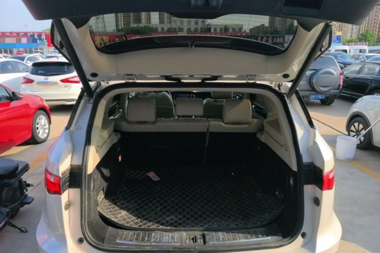 Used Zotye T700 2017 1.8T Dual-Clutch Prestige Model Trunk