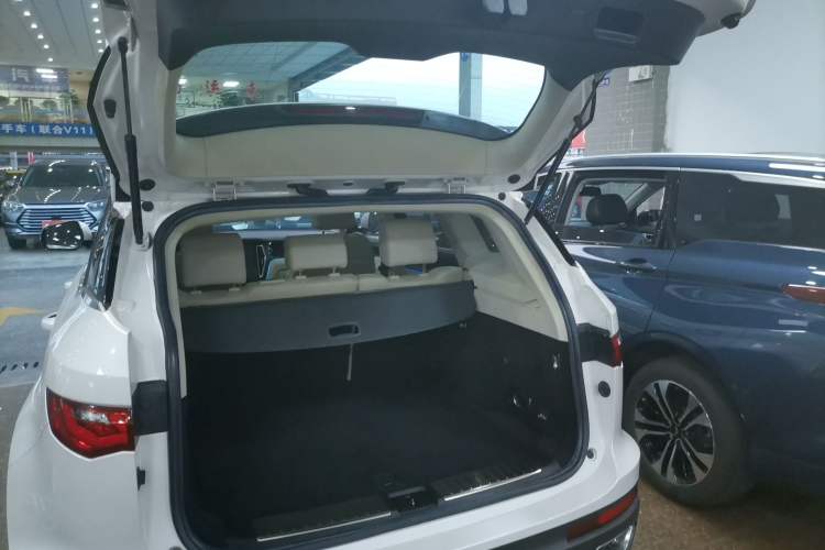 Used Zotye T700 2017 1.8T Dual-Clutch Luxury Model Trunk