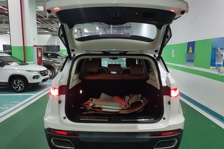 Used Zotye T700 2017 1.8T Dual-Clutch Prestige Model Trunk