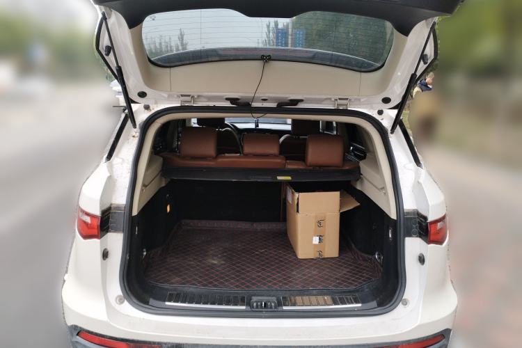 Used Zotye T700 2017 1.8T Dual-Clutch Luxury Model Trunk