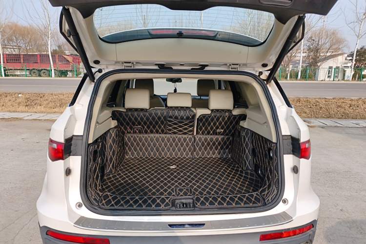 Used Zotye T700 2017 1.8T Dual-Clutch Prestige Model Trunk