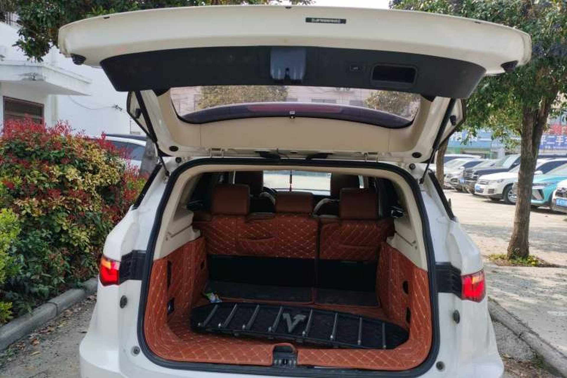 Used Zotye T700 2017 1.8T Dual-Clutch Prestige Model Trunk
