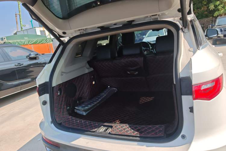 Used Zotye T700 2017 1.8T Dual-Clutch Prestige Model Trunk