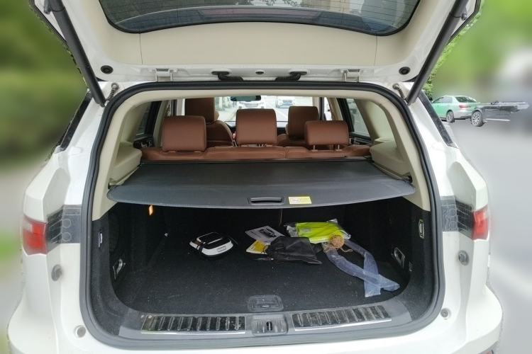 Used Zotye T700 2017 1.8T Dual-Clutch Prestige Model Trunk