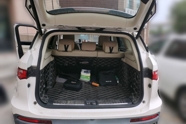 Used Zotye T700 2017 1.8T Dual-Clutch Luxury Model Trunk