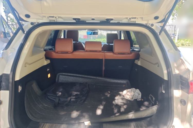 Used Zotye T700 2017 1.8T Dual-Clutch Luxury Model Trunk
