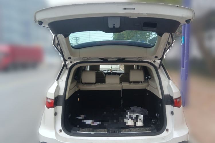 Used Zotye T700 2017 1.8T Dual-Clutch Luxury Model Trunk