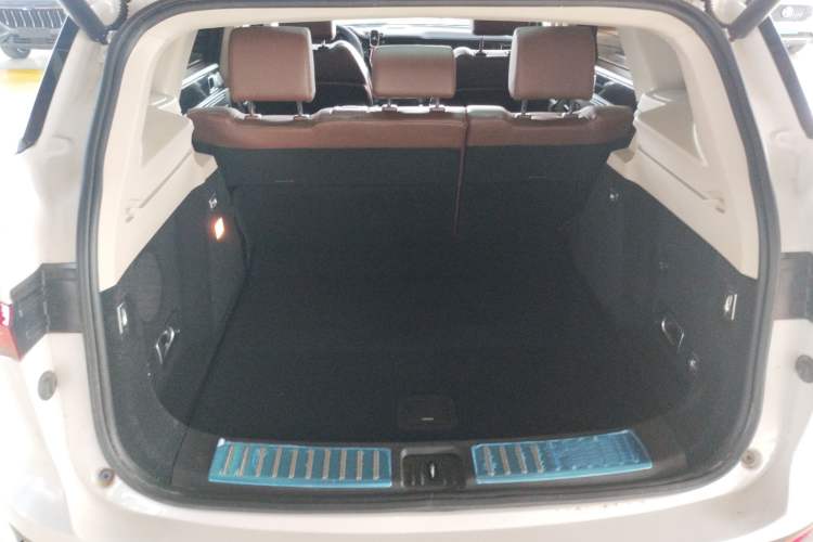 Used Zotye T700 2017 1.8T Dual-Clutch Prestige Model Trunk