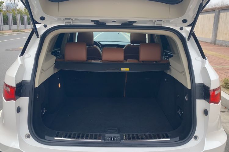 Used Zotye T700 2017 1.8T Dual-Clutch Luxury Model Trunk