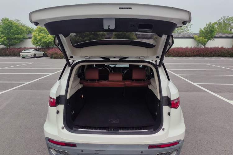 Used Zotye T700 2017 1.8T Dual-Clutch Flagship Model Trunk