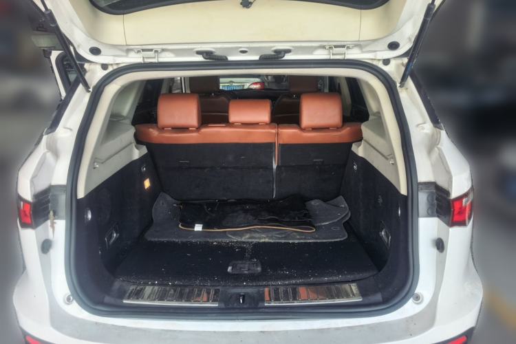 Used Zotye T700 2017 1.8T Dual-Clutch Luxury Model Trunk