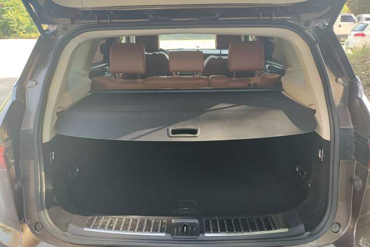 Used Zotye T700 2017 1.8T Dual-Clutch Luxury Model Trunk