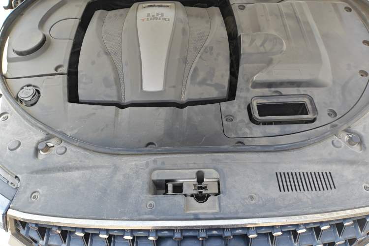 Used Zotye T700 2018 1.8T Dual-Clutch Custom Edition Engine Bay