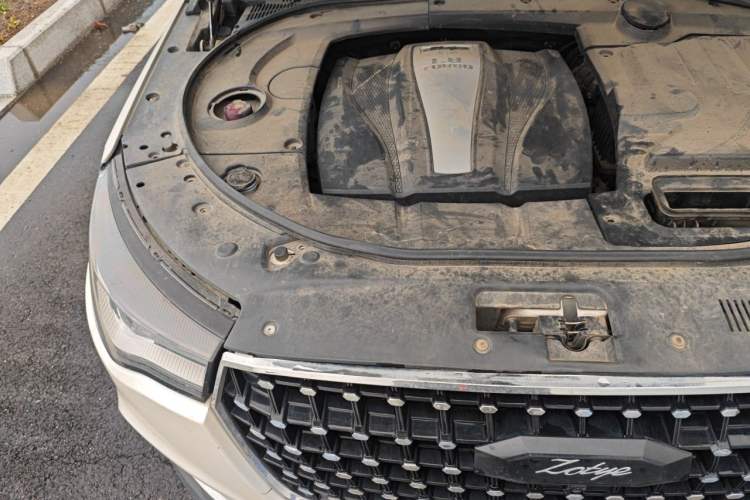 Used Zotye T700 2018 1.8T Dual-Clutch Custom Edition Engine Bay Right