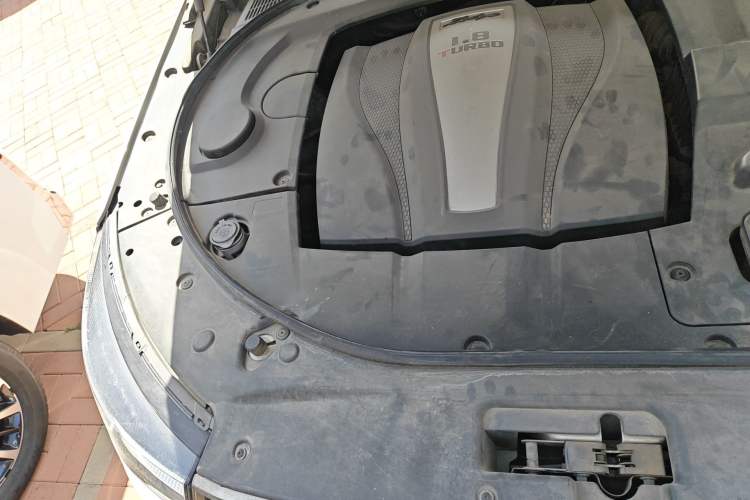 Used Zotye T700 2018 1.8T Dual-Clutch Custom Edition Engine Bay Right