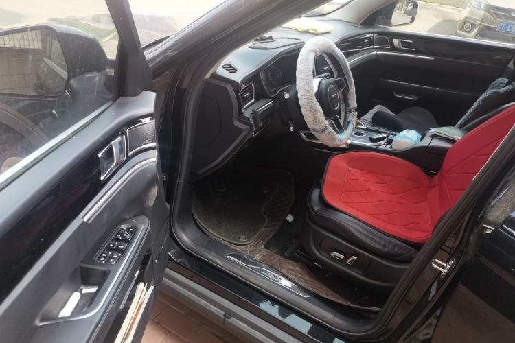 Used Zotye T800 2018 2.0T Automatic Luxury Connected 7-Seater Driver Seat