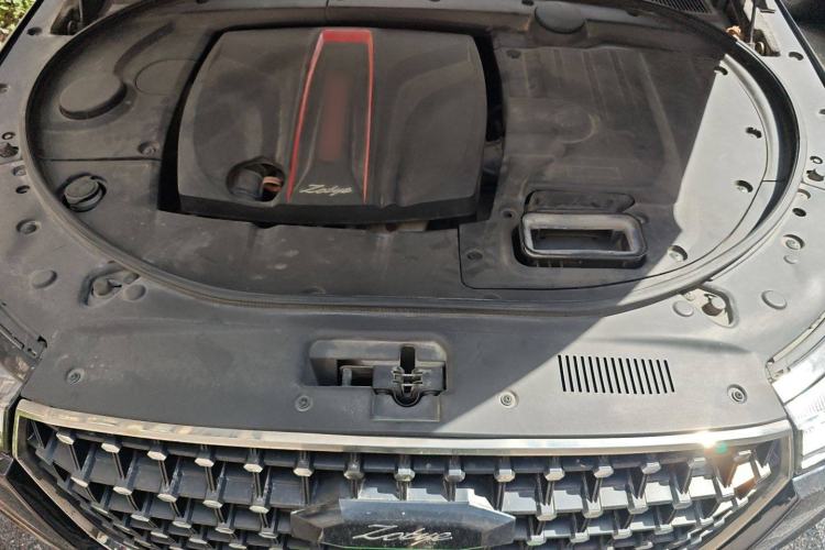 Used Zotye T800 2018 2.0T Automatic Luxury Connected 7-Seater Engine Bay