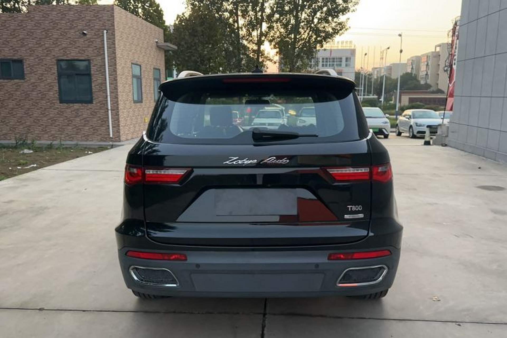 Used Zotye T800 2018 2.0T Automatic Luxury Connected 7-Seater Exterior 5