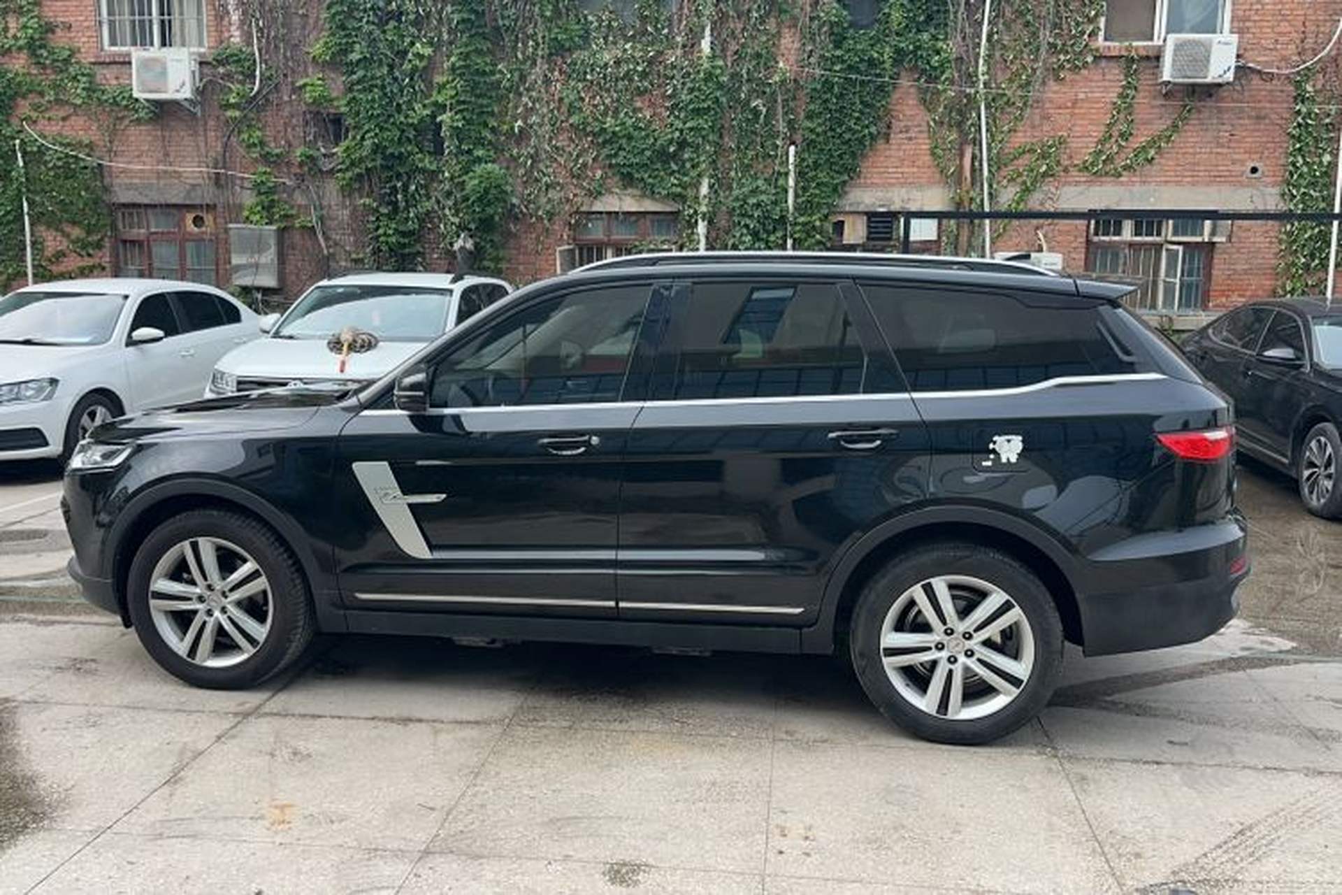 Used Zotye T800 2018 2.0T Automatic Prestige Smart Connectivity 7-Seater Exterior 7