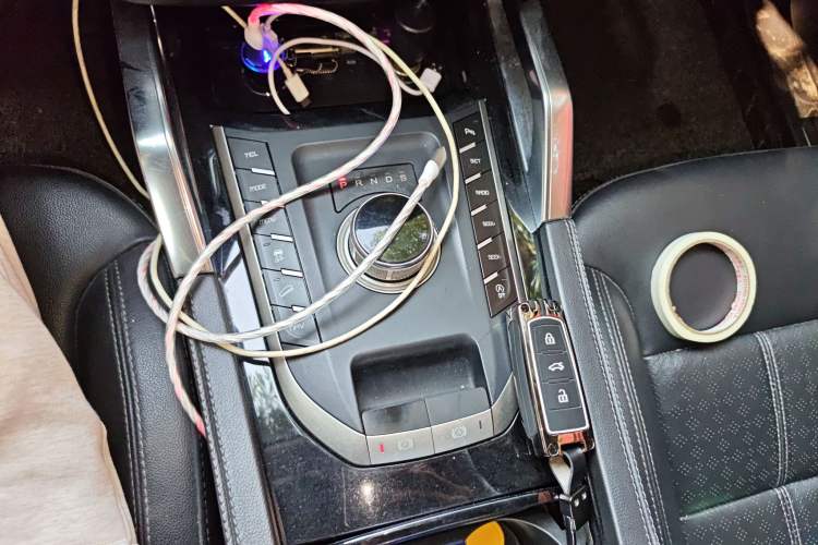 Used Zotye T800 2018 2.0T Automatic Luxury Connected 7-Seater Gear Lever