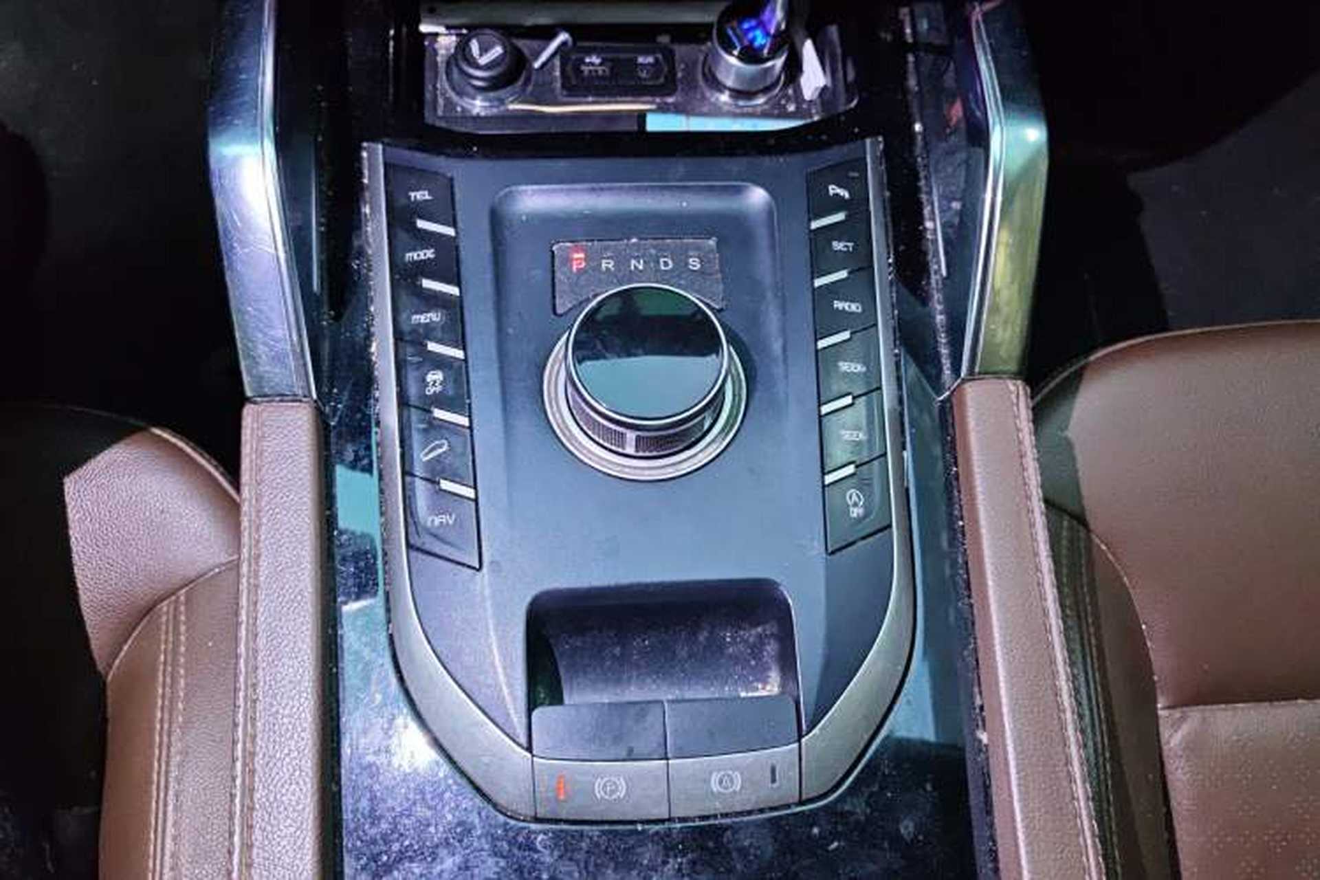 Used Zotye T800 2018 2.0T Automatic Luxury Connected 7-Seater Gear Lever
